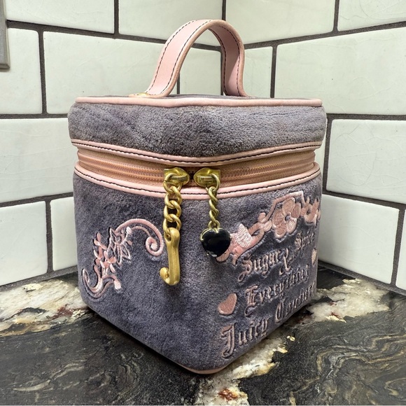 JUICY COUTURE Sugar & Spice Velour Train Case Y2K Embroidered Makeup Bag - Picture 4 of 14